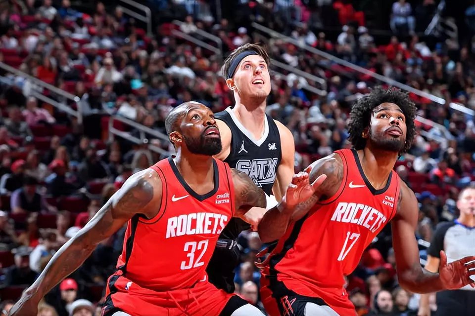 贝尔尼利客场遭遇连败，降级形势恶劣(火箭终结客场对阵湖人的九连败)