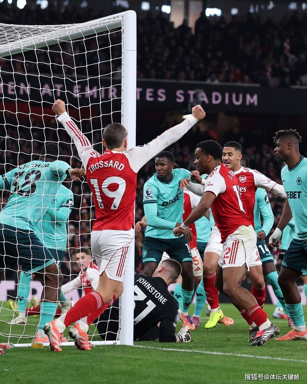 熊猫体育下载-狼队在最新的英格兰足球联赛中收获胜利(狼队在最新的英格兰足球联赛中收获胜利了吗)